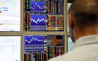 Mercati europei in ribasso: profitto sui listini, timori per tech e politica della Fed