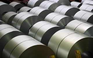 Acciaio italiano in crescita: produzione aumenta del 2,2 % in ottobre, quarto mese consecutivo di incremento