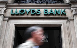 Lloyds Banking Group acquisisce Curve: un passo verso l’innovazione nei pagamenti digitali
