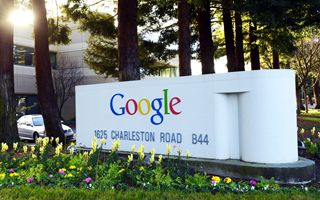 Alphabet raggiunge un nuovo record: capitalizzazione di mercato vicino ai 4 trilioni di dollari