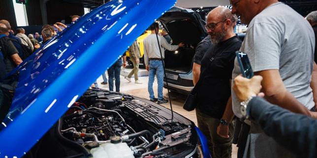 Auto ibride oltre il 2035: la proposta che non serve né consumatori né ambiente