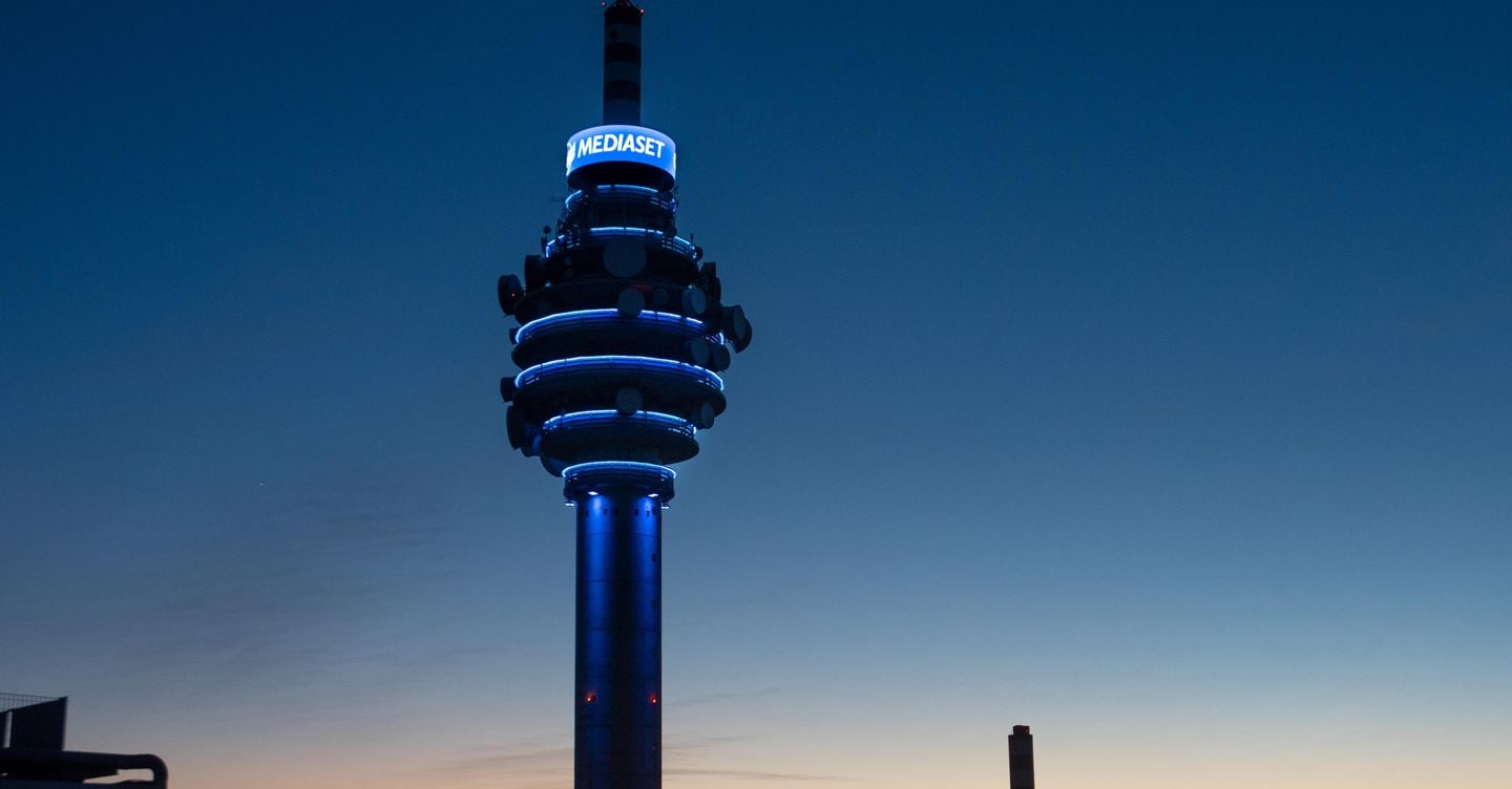 Mfe‑Mediaset: utile consolidato sale a 243 milioni mentre ricavi netti diminuiscono a 1.939 milioni nei primi nove mesi del 2025