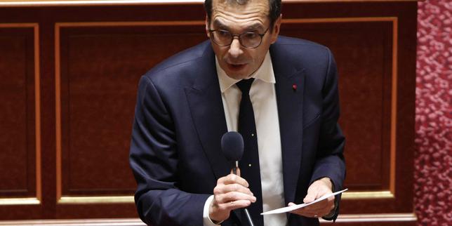 Il ministro del lavoro annulla la riforma Bayrou sull'indennizzo disoccupati, chiedendo 400 milioni di risparmio annuo