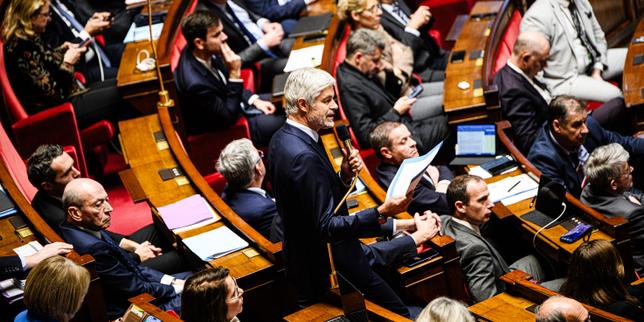 Les Républicains etichetta il RN come sinistra per contrastare l'offensiva liberale.