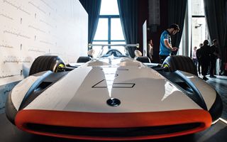 Pininfarina riceve 14 milioni di euro di finanziamento interno dalla controllante.