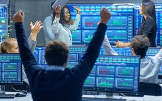 Wall Street in crescita: Dow Jones e S&P 500 consolidano i guadagni