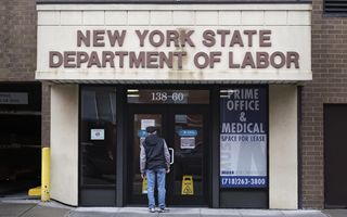 Richieste di sussidio disoccupazione negli USA scendono a 214.000 unità: un segnale di rafforzamento del mercato del lavoro