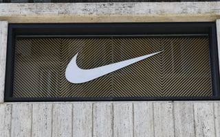 Tim Cook compra azioni Nike per 3 milioni di dollari: il prezzo sale del 2%