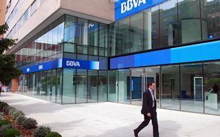 BBVA punta a 1 milione di clienti in Italia entro il 2026, dopo aver superato 800 000 nel 2023
