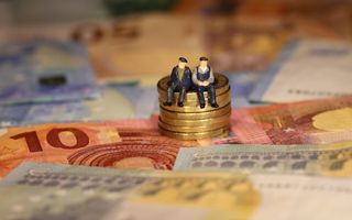 Censis 2025: la classe media italiana in affanno, ricchezza familiare in calo e stipendi stagnanti