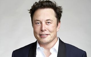 Elon Musk elogia l'Europa ma denuncia la burocrazia che frena le imprese tecnologiche