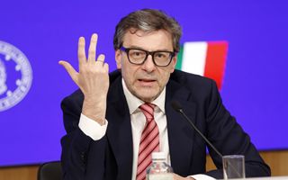Giorgetti: l'oro non riduce il debito, l'avanzo primario è il vero principio morale