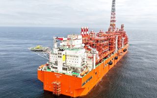 Eni avvia anticipatamente la fase 2 di Congo LNG grazie all’arrivo del galleggiante Nguya.