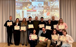 Amplifon celebra 75 anni con una raccolta fotografica di oltre mille storie da 26 paesi