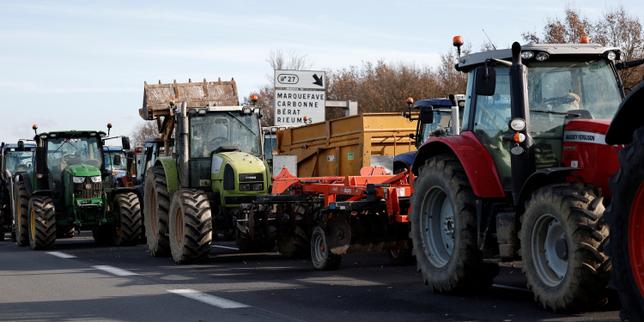 Agricoltori sospendono blocchi sull'A64 e A63 per ridurre l'impatto sul traffico