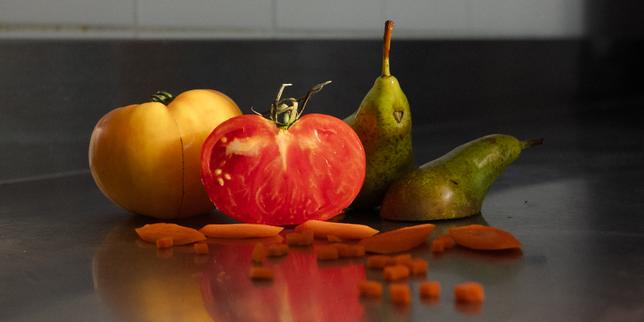 Ferhat cucina con piacere a Lyon, anche con un budget di 20‑30 € al mese