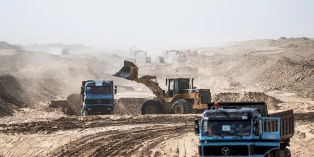 Talibani in Afghanistan: lavori stradali in sospeso a causa della sicurezza