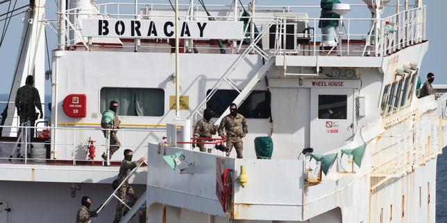 Flotte fantasma: la strategia russa per eludere le sanzioni sul petrolio