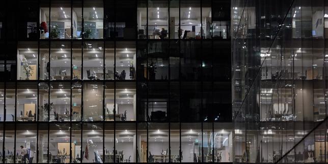 Perché i dirigenti pubblici scelgono il settore privato: motivazioni e tendenze emergenti