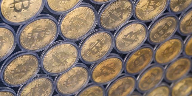 Bitcoin perde oltre il 20% in un mese: la caduta continua