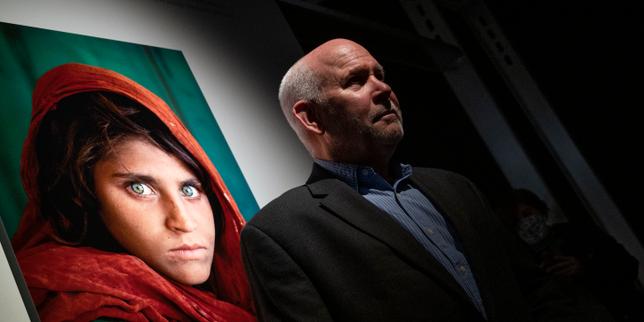 Tour fotografico di Steve McCurry in Birmania: la controversia tra lusso e guerra civile