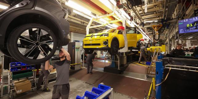 Renault sposta Ampere: dal polo industriale a centro di ingegneria per l’elettrico nella nuova Renaulution