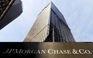 JPMorgan Chase: utile Q4 2025 a 13 miliardi di dollari, calo del 7 % per onere Apple Card