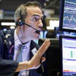 Wall Street in rialzo: dati occupazionali deboli e attesa decisione della Corte Suprema sui dazi