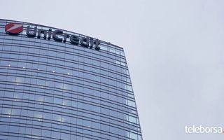 Unicredit sale del 1,27 % dopo aver respinto voci di accordo con MPS