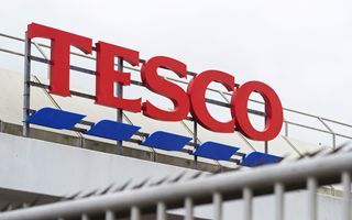 Tesco punta a utile alto grazie alla crescita delle vendite natalizie