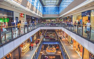 Vendite al dettaglio in crescita a novembre: Black Friday spinge al rialzo, ma il settore alimentare resta in difficoltà