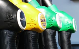 Benzina self al minimo dal 2021: 1,65 €/litro al ribasso