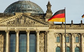 Germania: indice IFO a 87,6 a gennaio 2026, stabile ma al di sotto delle attese