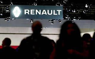 Renault in testa al CAC40: azioni salgono del 3,7 % a 32,3 euro