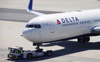 Delta Air Lines: ricavi di 14,6 miliardi e utili in crescita del 20% previsto per il 2026
