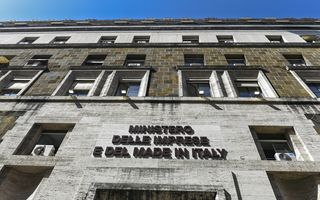 Urso convoca tavolo nazionale sull’automotive: 30 gennaio a Palazzo Piacentini