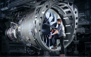 RTX registra crescita a doppia cifra nel Q4 2025 grazie alla domanda di motori Pratt & Whitney