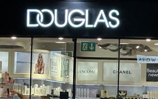 Douglas: fatturato in crescita, margini sotto pressione nel primo trimestre 2025/26