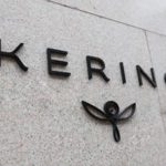 Alexander McQueen: Kering annuncia riduzione di un terzo dei posti di lavoro in Italia