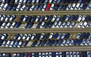 Mercato auto usate: novembre segna il primo calo in 6 mesi con -1,7% di trasferimenti.