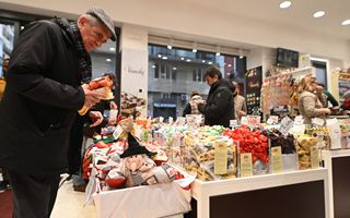 Epifania 2026: 66 % degli italiani preparano la calza, spesa media di 64 €