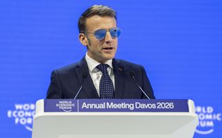 Macron a Davos: l'Europa ha gli strumenti di potere per far rispettare le regole internazionali