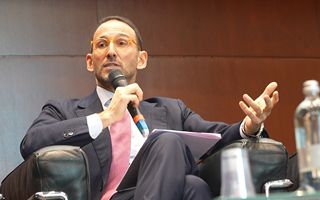 Per poter creare un titolo pertinente e accurato, avrei bisogno di conoscere il contenuto dell’articolo. Potresti gentilmente fornirmi il testo completo (o almeno una parte significativa) così da poter procedere?