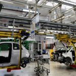 Auto elettriche: la chiave europea per il 2035, ma i costruttori criticano la proposta della Commissione