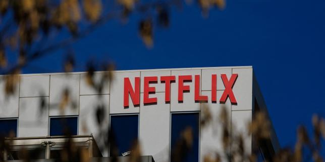 Netflix offre 4,5 miliardi in contanti per Warner Bros, semplificando l'approvazione