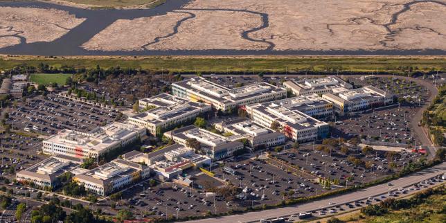 Le sette potenze tecnologiche americane: impatto economico e simbolo del sogno capitalista