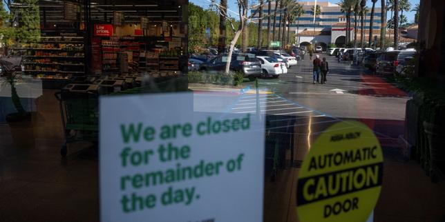 Amazon taglia 16.000 posti di lavoro e chiude tutti i negozi senza cassa