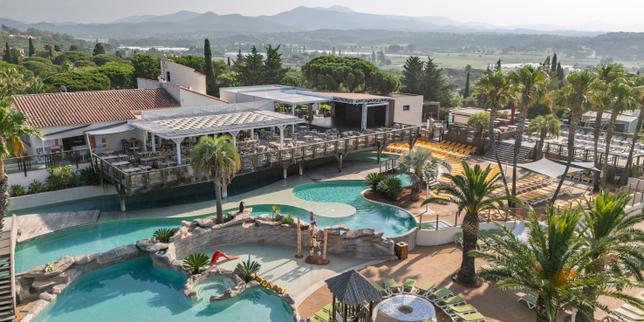 Operazioni di cessione di grandi gruppi nel settore campeggi e club vacanze: un segnale di consolidamento e crescita