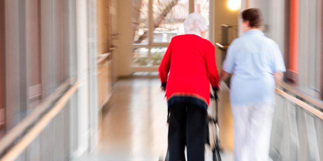 Invecchiamento in Francia: crescita economica rallenta e deficit sociali si allargano