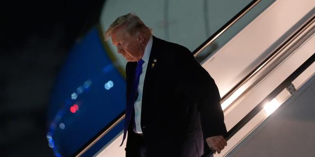 Trump firma decreto per proteggere i ricavi petroliferi venezuelani negli Stati Uniti